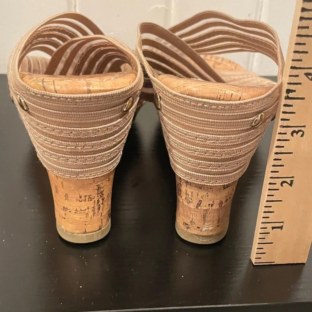 Canyon River Blues Cork Wedge Sandals in Beige size 8